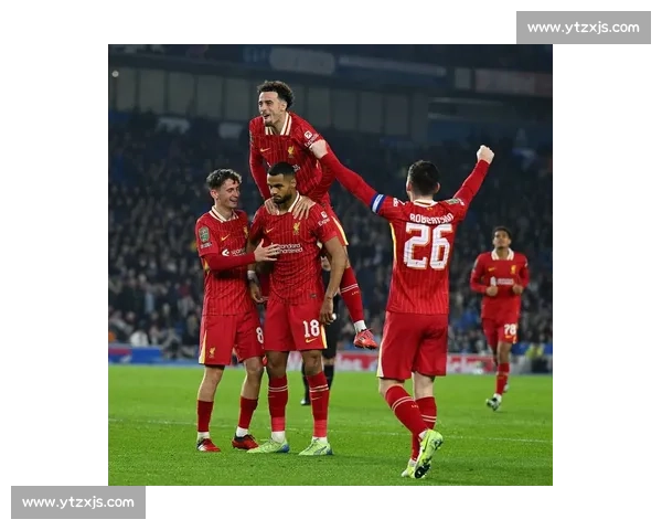 布莱顿 2025-26 主场球衣发布！邓克、吕特领衔演绎蓝白新章